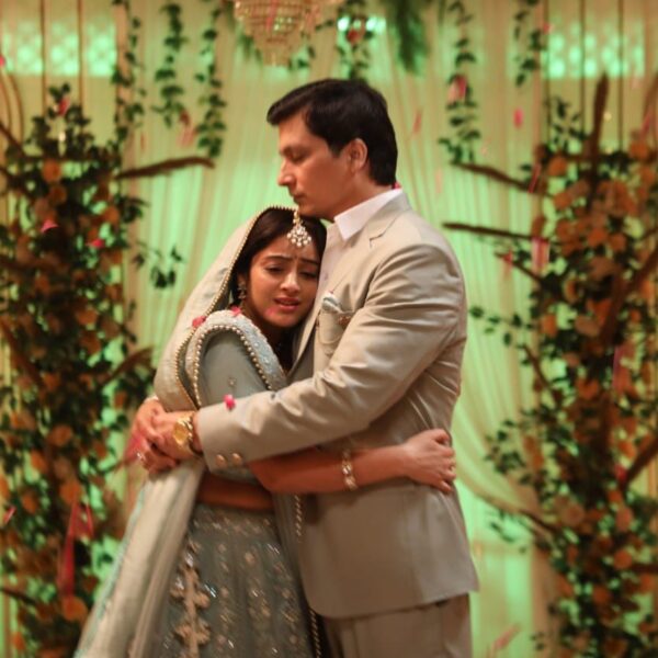 Mangal’s life turned upside down! Adit gatecrashes her…