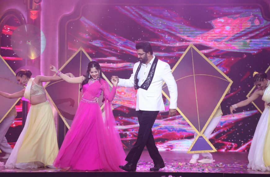 When Aryavardhan Takes Anu’s Hand, Magic Happens on Zee Rishton Ka Mela Stage! 💖🎶